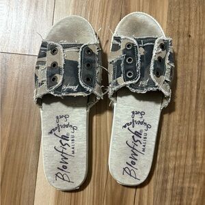 Blowfish Kids' Black and Tan Slide Sandals